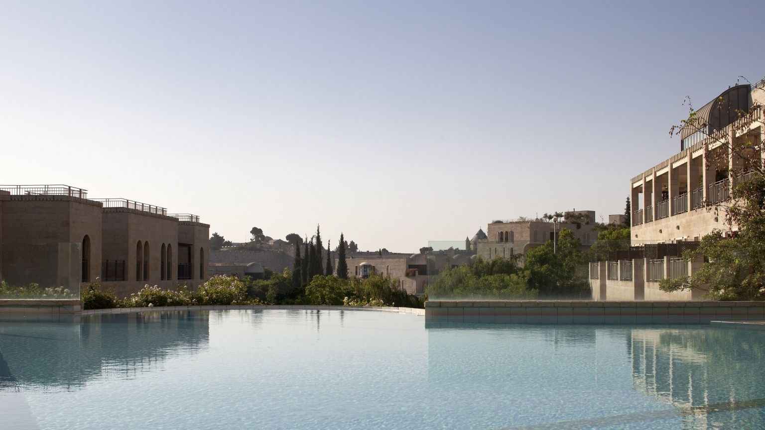 בריכת שחייה בירושלים - מלון מצודת דוד