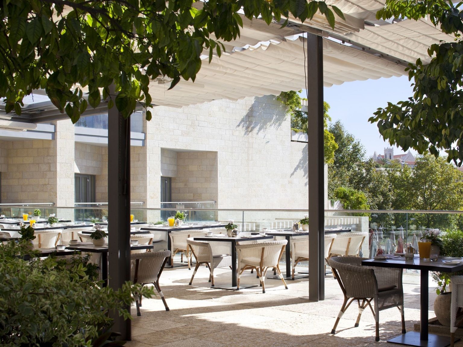 טרסה אל מול נופי העיר העתיקה - מלון מצודת דוד בירושלים