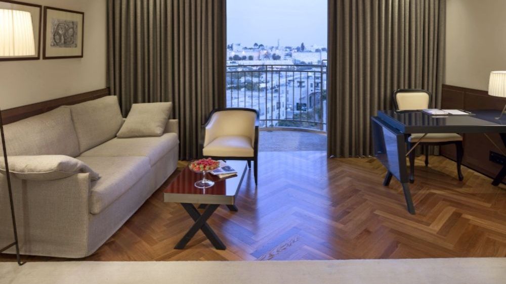 חדר דלוקס עם מרפסת ונוף - מלון מצודת דוד בירושלים